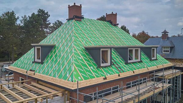 Dakisolatie Hellend dak.